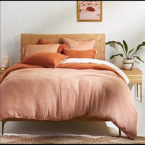 Reversible Airy Gauze Duvet Cover and Shams